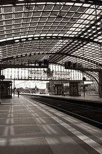 Bahnsteige am Berliner Hauptbahnhof im Ortsteil Moabit