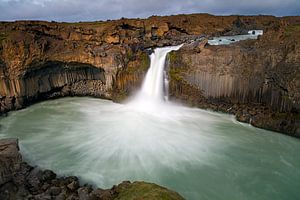 Aldeyjarfoss waterval te IJsland van Anton de Zeeuw