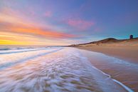 Een prachtige zonsondergang op het strand van Zoutelande in Zeeland van Bas Meelker thumbnail