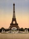 Eiffel Tower, full-view, looking toward the Palais du Trocadéro, Paris, van Vintage Afbeeldingen thumbnail