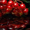 sprankelende druppels - rode vruchtjes van Christine Nöhmeier thumbnail