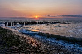 The sea at Breskens just before sunset by Pixel Meeting Point