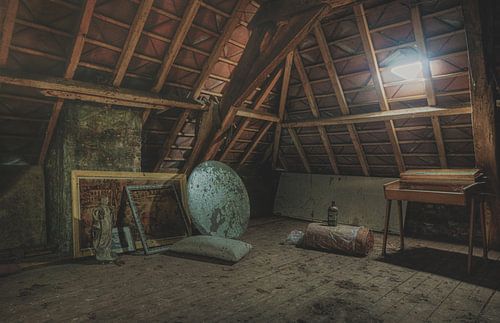 urbex: the attic