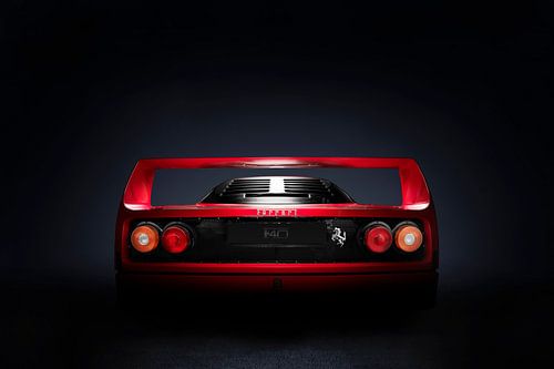 Ferrari F40 achterkant met zijn machtige spoiler.