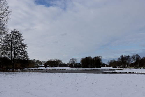 Een zonnige winterdag op de Ems