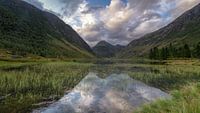 Het Anestolsvatnet meer bij Sogndal in Noorwegen