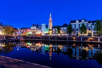 Blaue Stunde im Hafen von Breda