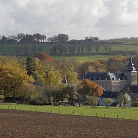 Kasteel Neubourg bij Gulpen in de herfst van Ton Reijnaerdts