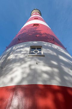 Vuurtoren van het Waddeneiland Ameland in groothoek van Tonko Oosterink