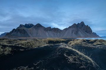 Berg Klifatindur in IJsland van PeetMagneet