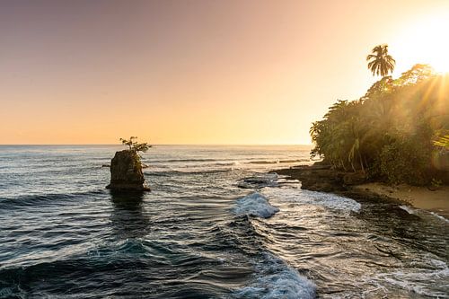 Tropische Zonsopgang aan de Kust
