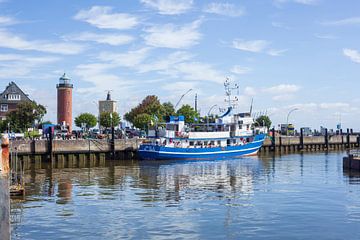 Oude haven met schip en vuurtoren, Noordzeebad Cuxhaven