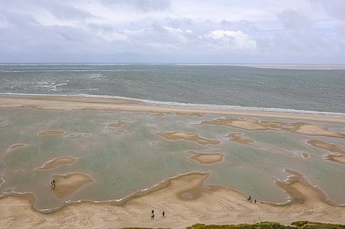 texels strand, bij de vuurtoten, duinen,