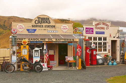 Three Creeks service station