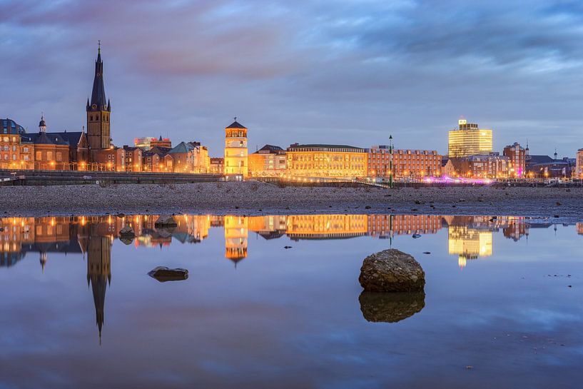 Blick Richtung Düsseldorfer Altstadt von Michael Valjak