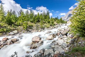 Waterval in de Lonza in het Lötschental van Ad Van Koppen Fotografie