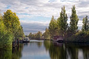 Wilhelmsburg Canal by Borg Enders