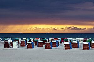 Geheimnisvolles Wolkenfenster am Ostseehimmel