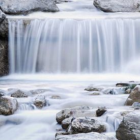 Waterval in de winter | Dorfgastein, Oostenrijk van Ratna Bosch