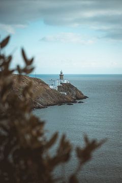 Leuchtturm an der irischen Küste von Youri Zwart
