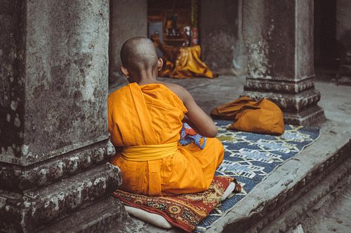 Buddhistisches Kind in Angkor Wat, Kambodscha