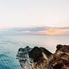 zonsondergang aan de prachtige kust van Frankrijk van Lindy Schenk-Smit