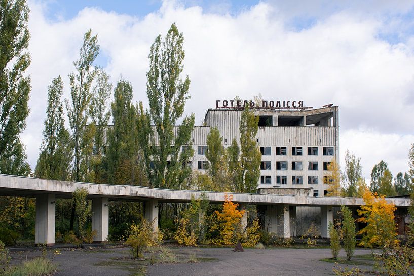 Het centrale plein van Pripyat  van Tim Vlielander
