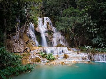 Kuang Si watervallen bij Luang Prabang, Laos van Teun Janssen