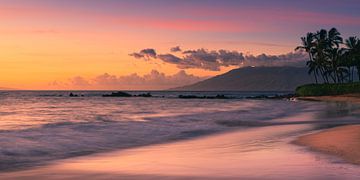 Zonsondergang op het strand van Poolenalena, Maui, Hawaii van Henk Meijer Photography