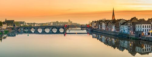 St.Servaos Brögk - Sint Servaasbrug bij zonsopgang II