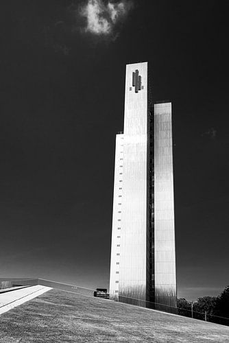 Gevel Dreischeibenhaus in Düsseldorf in zwart-wit