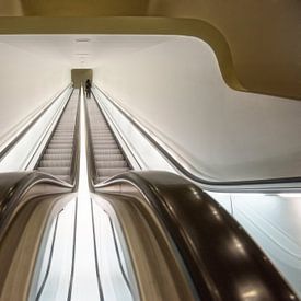 Futuristische roltrap van Marcel van Balken