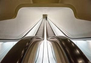 Futuristisch Rolltreppe 