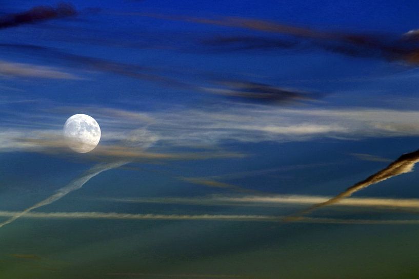 Full moon in the sky by Bobsphotography