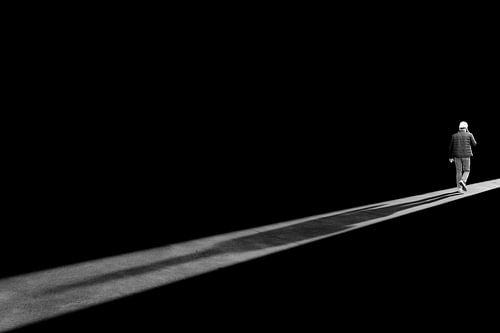 Bouwvakker op stap (selfie in zwart/wit) van Lieven Tomme