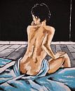 Braune junge Frau auf schwarzem Hintergrund mit blauen Laken von ATELIER DE JIEL Miniaturansicht