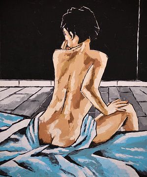 Jeune femme brune sur fond noir, aux draps bleus