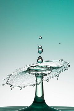 Drops of water (2) van Danielle van Doorn