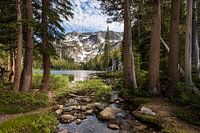 View over a lake at Mammoth Lakes California