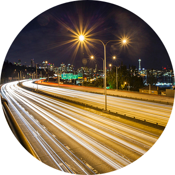 Long exposure van verkeer op ringweg en nachtelijk skyline , Seattle, Washington, United States van BeeldigBeeld Food & Lifestyle