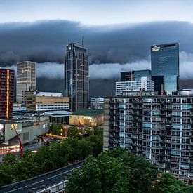 Rolwolk boven Rotterdam van Rdam Foto Rotterdam