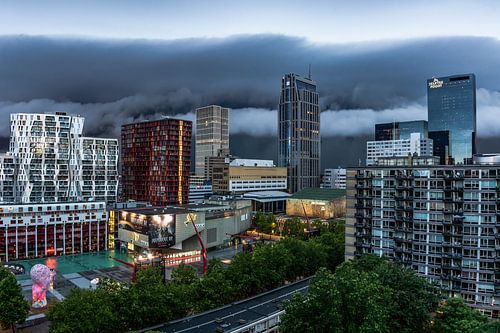 Rolwolk boven Rotterdam