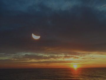 Mond und Sonne van Peter Norden