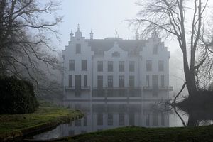 Mistige kasteel Staverden