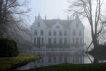 Mistige kasteel Staverden van Gerard de Zwaan