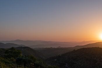 The sun says goodbye to the Spanish landscape