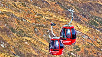Gondoles rouges en route vers le sommet sur Roith Fotografie