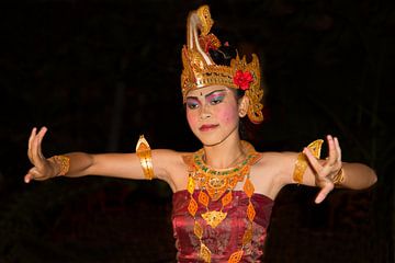 Danseuse balinaise sur Willem Vernes