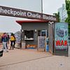 Checkpoint Charlie  van Freddie de Roeck