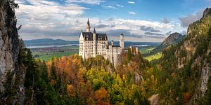Schloss Neuschwanstein in Herbstfarben